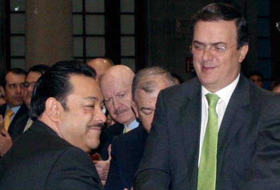 Héctor Serrano y el ex Jefe de Gobierno, Marcelo Ebrard. Foto: Cuartoscuro