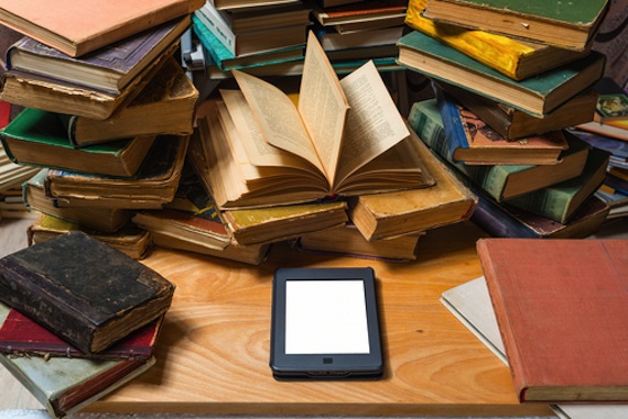 Aunque, en teoría, un e-book es más práctico, quienes leen formatos tradicionales tienen más ventajas. Foto: Shutterstock
