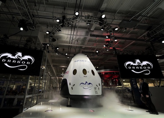La nave Dragon de SpaceX, ya se utiliza como vehículo de cargo para llevar materiales a la Estación Espacial Internacional. Foto: EFE