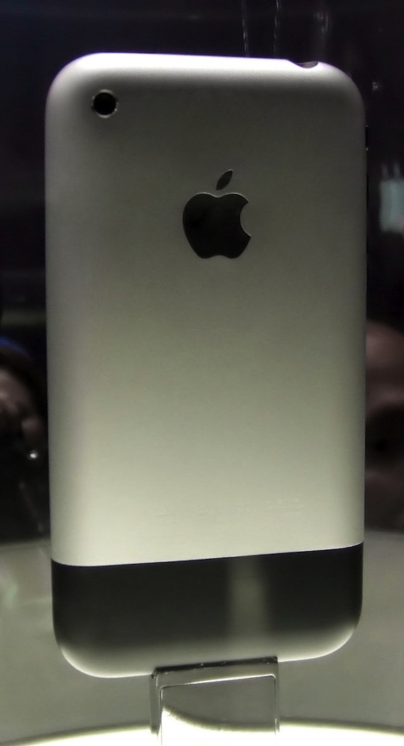 en un inicio el iPhone revolucionó el universo existente de gadgets y rápidamente se hizo de un nicho en el mercado. Foto: Wikimedia Commons