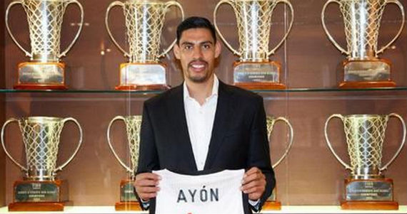 Ayón, de 29 años y 208 centímetros de estatura, llega al Real Madrid como gran refuerzo en el juego interior. Foto: Twitter.
