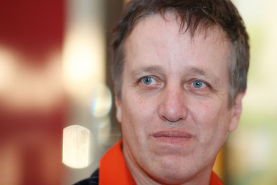 "El premio Alfaguara me cambió la vida porque yo quería que me cambiara la vida", dijo Xavier Velasco. Foto: Francisco Cañedo, SinEmbargo