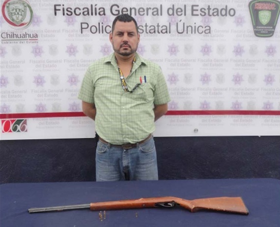 El hombre es acusado por maltrato animal y portación de arma. Foto: El Diario