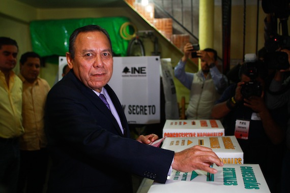 Los perredistas salen a votar hoy en todo el país. Foto: Antonio Cruz, SinEmbargo