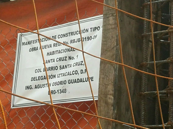 Vecinos identificaron que la Manifestación de Obra habia sido expedida en la delegación Benito Juárez. Foto: Especial