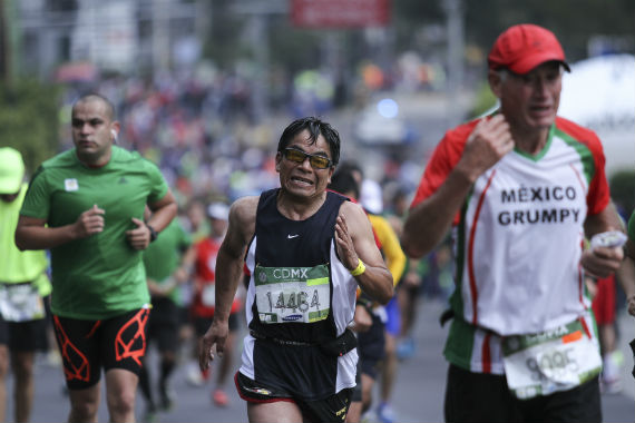 Se recomienda dejar pasar dos semanas entre la ingesta alcohólica y el ejercicio intenso. Foto: Cuartoscuro