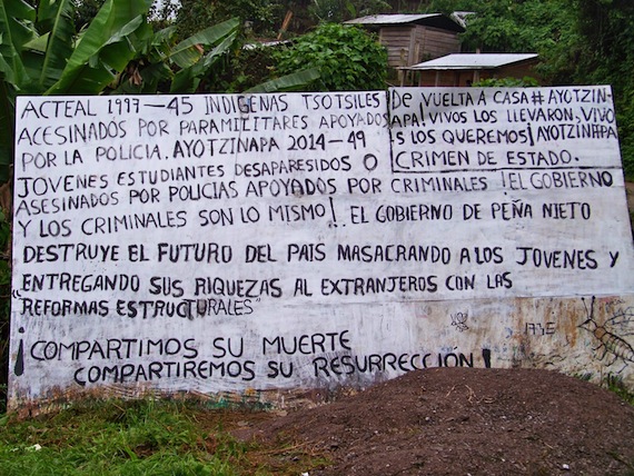 Los sobrevivientes de Acteal exigieron aPeña Nieto la presentación inmediata a los 43 normalistas. Foto: Especial.