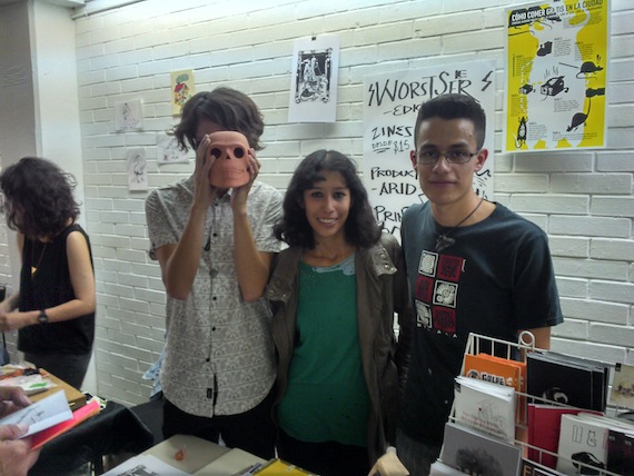 Creadores independientes y colectivos como Publicaciones Worstseler se dieron cita en la FAD para la quinta edición de Fanzinorama. Foto: Ramiro Rivera, Sin Embargo MX