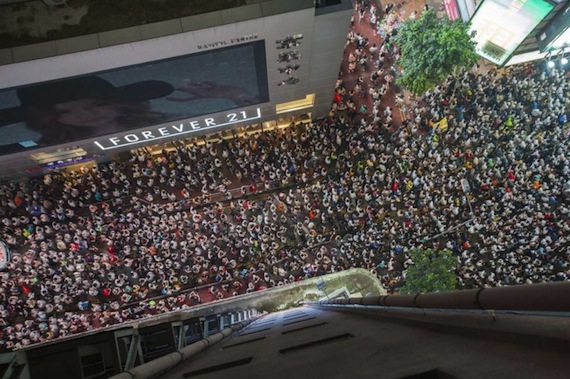 Las protestas en Hong Kong fueron difundidas rápidamente gracias a las redes sociales. Foto: EFE