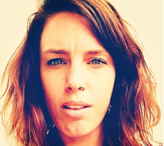 nformación del perfil que Bretag tiene en Facebook muestra fotografías tomadas en la frontera Mexicana y de ella en un autobus. Foto: Facebook