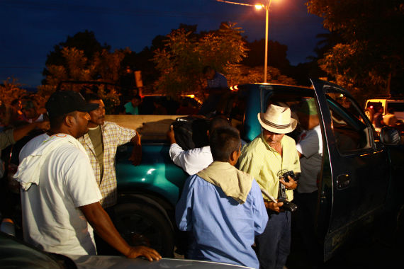 Los comunitarios que llegaron a Iguala el pasado miércoles, organizan brigadas de búsqueda. Foto: Antonio Cruz, SinEmbargo