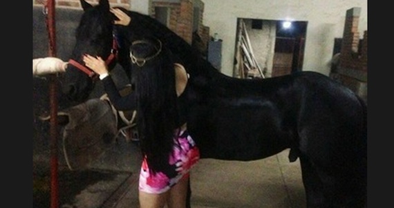 Su padre fue asesinado en 2012 por el Ejército. Foto: Facebook.