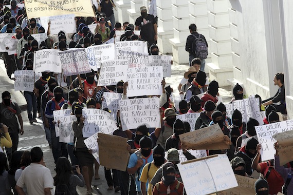 El pasado ocho de octubre, miles de indígenas zapatistas marcharon en silencio. Foto: Cuartoscuro.