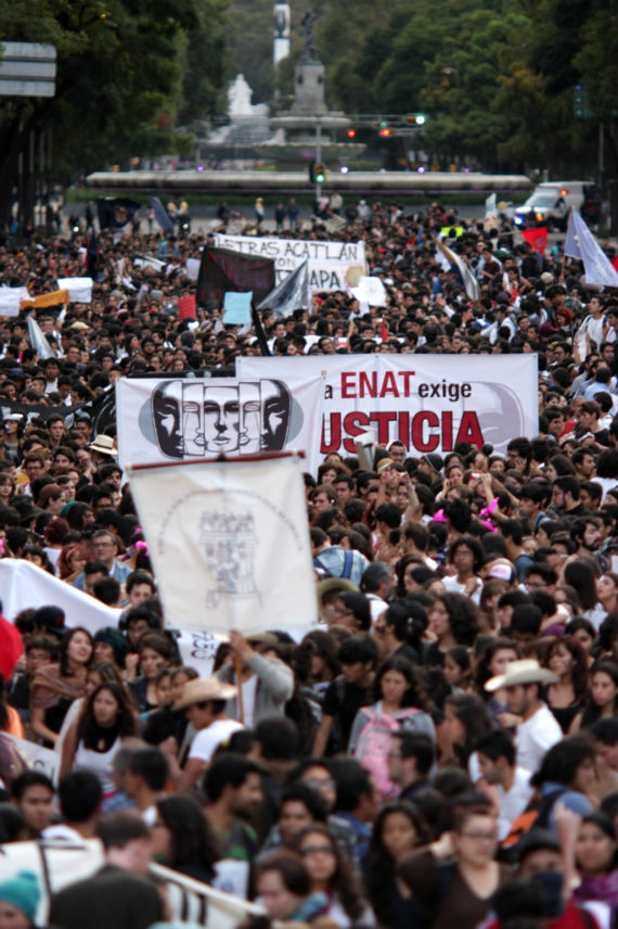 Autoridades capitalinas cifraron en 15 mil el número de asistentes a la marcha. Foto: Francisco Cañedo, SinEmbargo