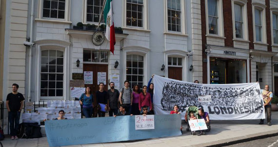 Pidieron atender los hechos de violencia en México, como los abusos policiales y la muerte de seis personas a manos de uniformados municipales en Iguala, Guerrero. Foto: Facebook.