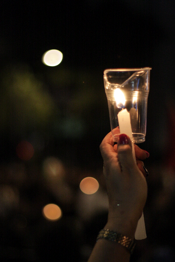 Un día antes, en el Distrito Federal, la gente exigió la renuncia de Aguirre. Pero también pidió la de Peña Nieto. Foto: Francisco Cañedo, SinEmbargo