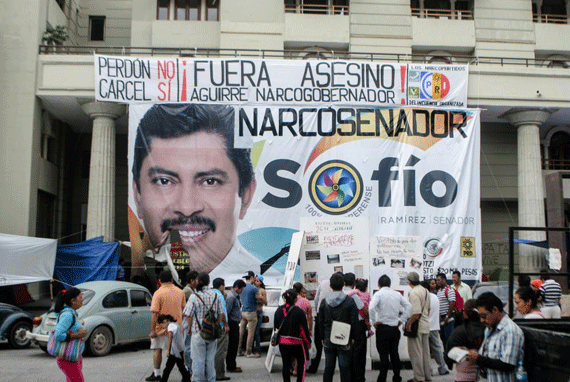 Centro de Chilpancingo de los Bravo, Guerrero. Las protestas continúan. Foto: Francisco Cañedo, SinEmbargo
