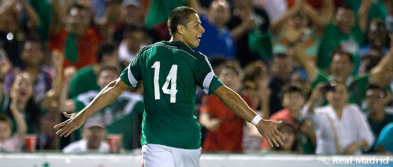 Chicharito luce la camiseta de México. Ahora juega en el Real Madrid. Foto: Real Madrid