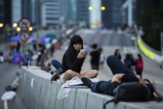 Las descargas de la aplicación han subido a 200 mil después de una semana de manifestaciones. Foto: EFE