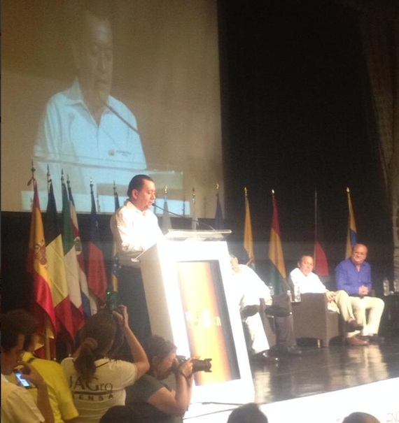 El Rector de la Universidad Autónoma de Guerrero también se pronunció sobre los normalistas desaparecidos. Foto: Twitter.