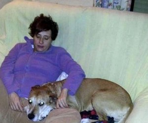 Teresa Romero, la enfermera española que superó el ébola pide 300 mil euros en concepto de indemnizaciones por haber sido difamada y por la muerte de su perro.