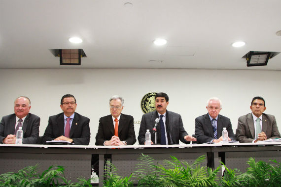 El grupo de senadores aseguró que las irregularidades en el gobierno de César Duarte están documentadas. Foto: Antonio Cruz, SinEmbargo