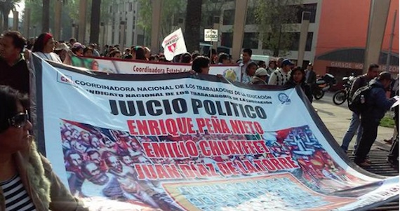 Maestros de la CNTE inician marcha rumbo al Zócalo. Foto: Twitter @RLescas