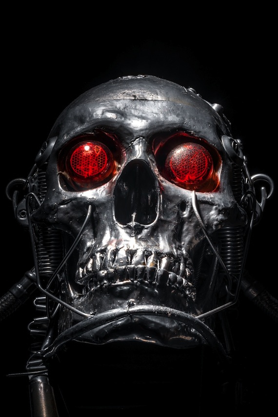 La presencia cada vez mayor de autómatas pone paranoicos a muchos, entre ello0s Elon Musk, cofundador de Pay Pal. Foto: Shutterstock