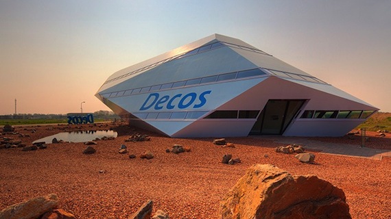 Las instalaciones de Decos tienen un aspecto similar a algunas construcciones vistas en películas de ciencia ficción. Foto: Decos.com
