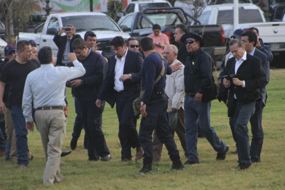 Hipolita Mora durante su entrega a las autoridades. Foto: Cuartoscuro