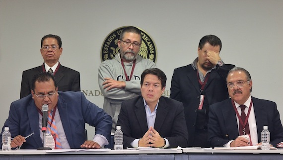 Los afectados por Ficrea pidieron apoyo en el Senado. Foto: Francisco Cañedo, SinEmbargo.