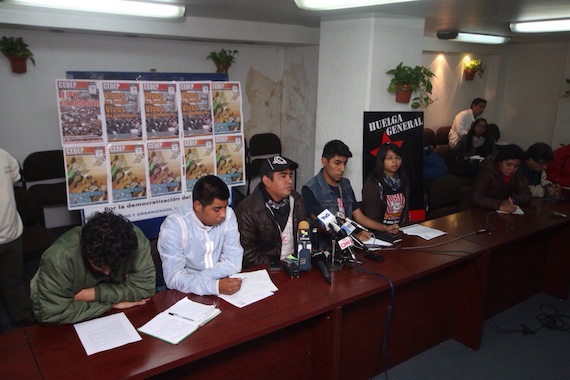 Los familiares sólo reconocen el hallazgo Alexander Mora Venancio por los peritos argentinos. Foto: Francisco Cañedo, SinEmbargo.