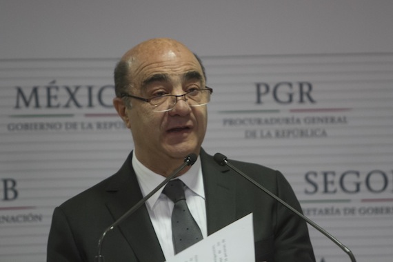 El día de ayer, Murillo Karam confirmó que de acuerdo con el análisis de ADN uno de los 43 estudiantes normalistas secuestrados el 26 de septiembre pasado está muerto. Foto: Cuartoscuro.