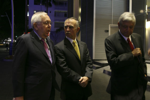 Fernando Turner con el también empresario Alfonso Romo y el ex candidato presidencial Andrés Manuel López Obrador. Foto: Cuartoscuro
