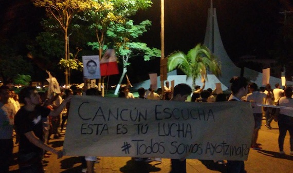 En Cancún también se registra la movilización por el #1DMX. Foto: Twitter @SergioFloresCun