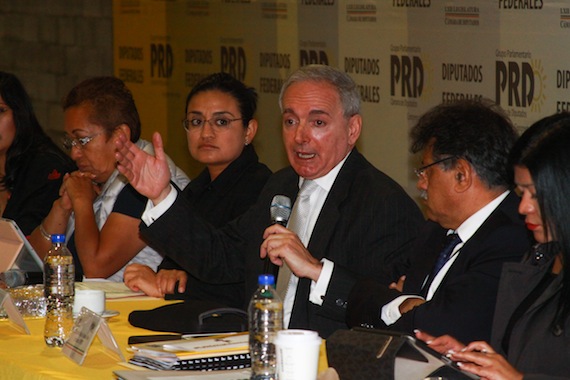 Buscaglia invitó Peña Nieto a poner el ejemplo en rendición de cuentas. Foto: Antonio Cruz, SinEmbargo.