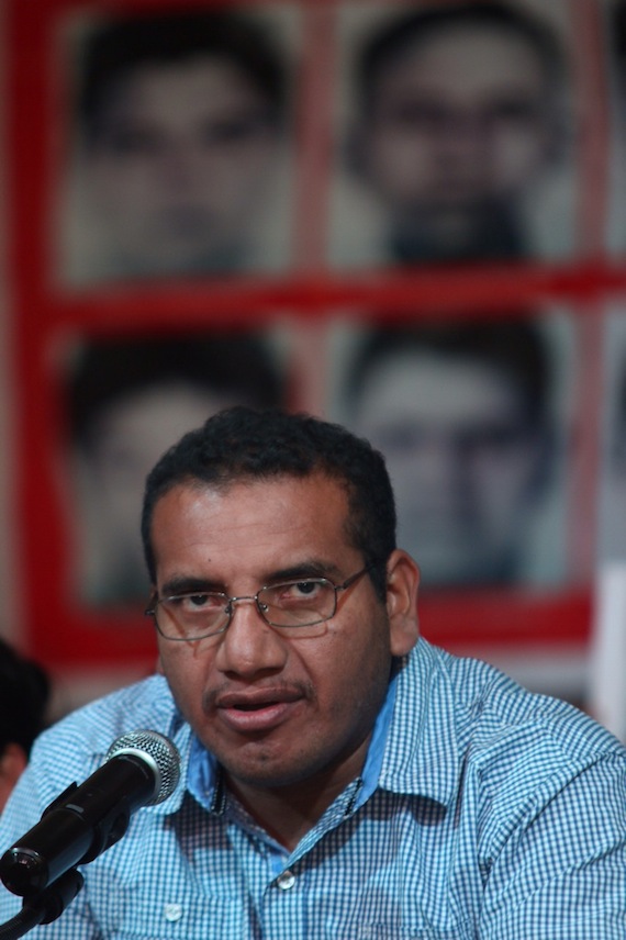 Vidulfo Rosas, abogado de los padres de los 43 en conferencia de prensa Foto: Francisco Cañedo, SinEmbargo