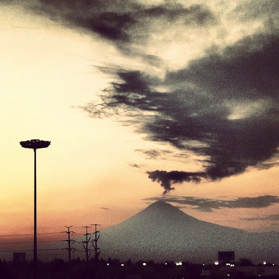 En muchas partes del mundo los volcanes son parte del paisaje habitual, pero sus peligros son conocidos también. Foto: Wikimedia Commons