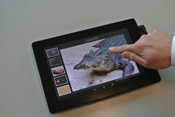 Prototipos de tabletas sensoriales táctiles de Fujitsu utilizan el ultrasonido para crear la ilusión de una superficie con textura. Foto: Gizmag