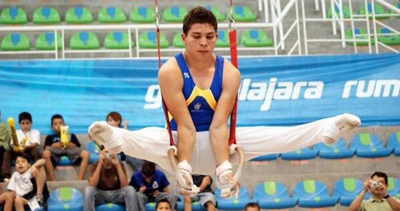 El joven en octubre pasado consiguió un histórico boleto al Mundial de Gimnasia a celebrarse en Escocia este año, donde buscaría el pase a los Juegos Olímpicos de Río de Janeiro 2016. Foto: Especial