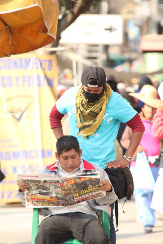 Miembros de la guardia se toman unos minutos para descansar. Foto: Francisco Cañedo, SinEmbargo.