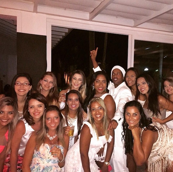 El futbolista brasileño Ronaldinho Gaúcho, que actualmente milita en el club mexicano Gallos Blancos de Querétaro. Foto: Twitter @10Ronaldinho