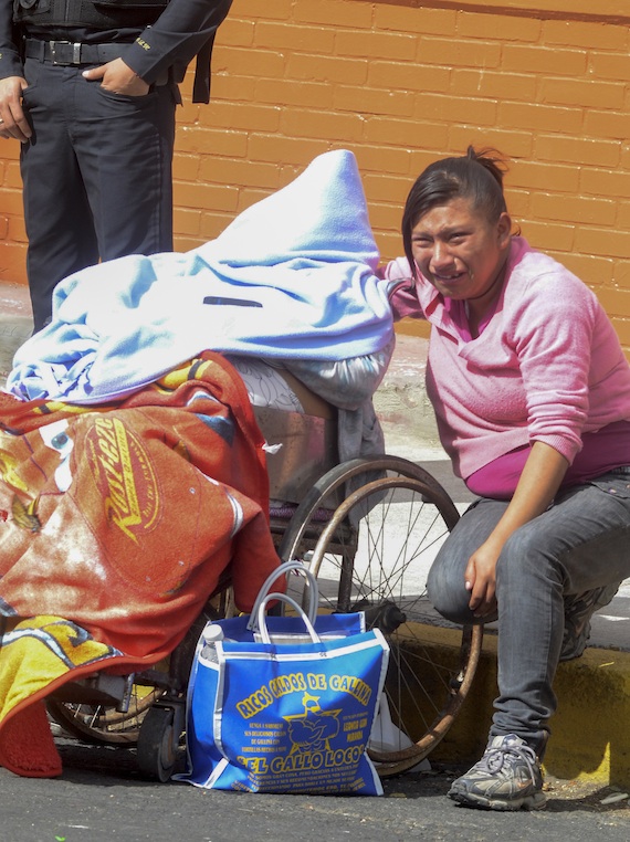 La mujer fue llevada del municipio de Chalco Estado de México al hospital. Foto: Cuartoscuro