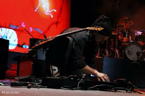 "Mis influencias más grandes son Jimmy Page y David Gilmour. En todos los proyectos que he estado he tenido más la oportunidad de sacar al Gilmour que al Page y en Cuca es al revés". Foto: Cortesía