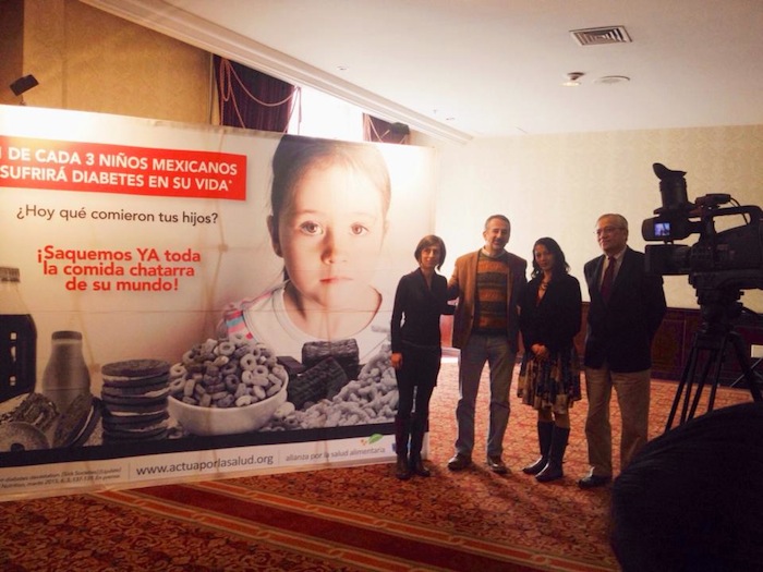 La campaña "¿Hoy qué comieron tus hijos?" arrancó con mensajes en radio, autobuses y espectaculares. Foto: Daniela Medina, SinEmbargo.