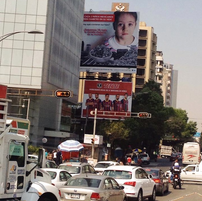 La campaña arrancó con mensajes en radio, autobuses y espectaculares. Foto: Daniela Medina, SinEmbargo.