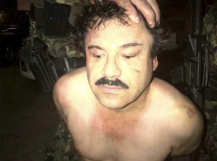 La primer foto que circuló sobre la captura de Guzmán Loera. Foto: Cuartoscuro.