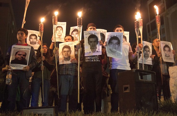 43 normalistas fueron desaparecidos forzadamente por policías municipales en septiembre pasado. Foto: Cuartoscuro