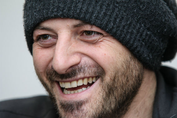 Hace 15 años que vive en México, un lugar caótico que le ha permitido ser libre, según declara. Foto: Francisco Cañedo, SinEmbargo