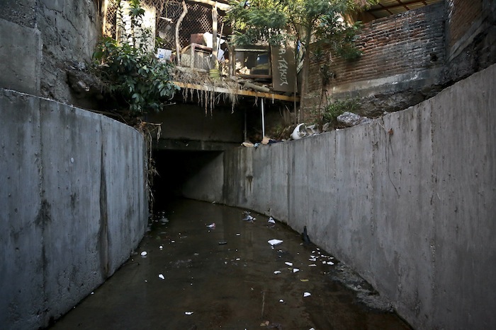 Había cuatro casas de seguridad con salida al drenaje fluvial para que El Chapo escapara. Foto: Cuartoscuro.